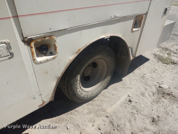 image for item FI9098 1989 Ford F450 Super Duty  utility / service truck