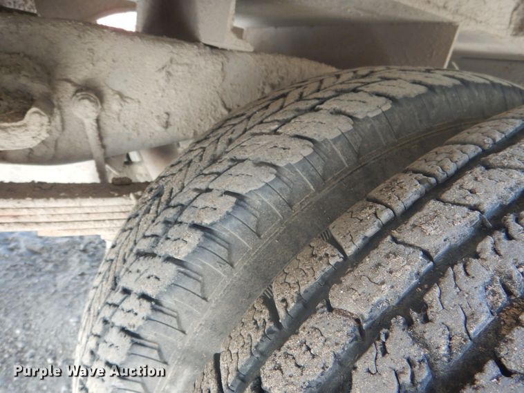 image for item FI9098 1989 Ford F450 Super Duty  utility / service truck