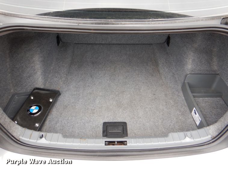 image for item HC9302 2009 BMW 328i