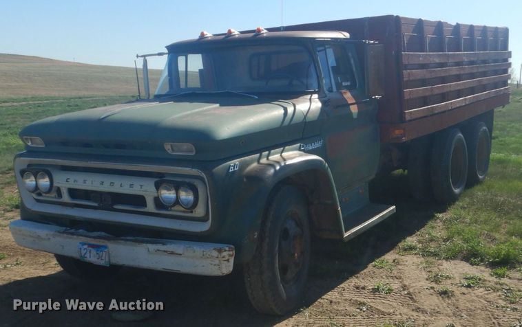image for item HE9737 1960 Chevrolet Viking 60  grain truck