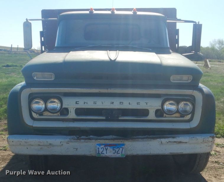 image for item HE9737 1960 Chevrolet Viking 60  grain truck
