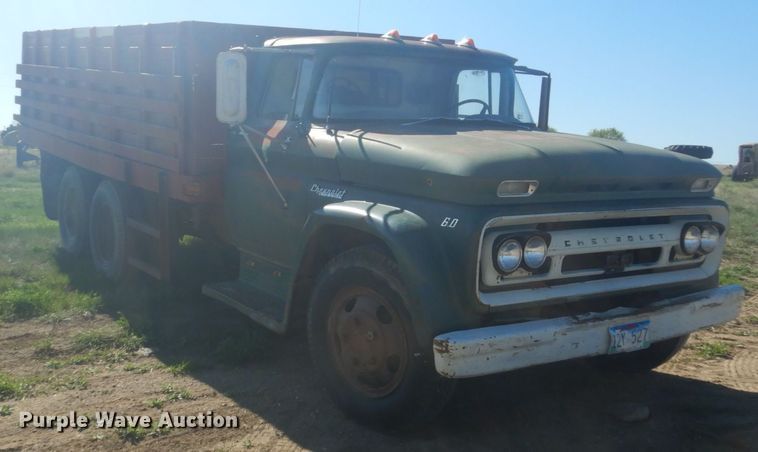 image for item HE9737 1960 Chevrolet Viking 60  grain truck