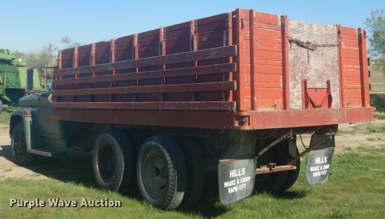 image for item HE9737 1960 Chevrolet Viking 60  grain truck