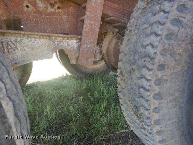 image for item HE9737 1960 Chevrolet Viking 60  grain truck