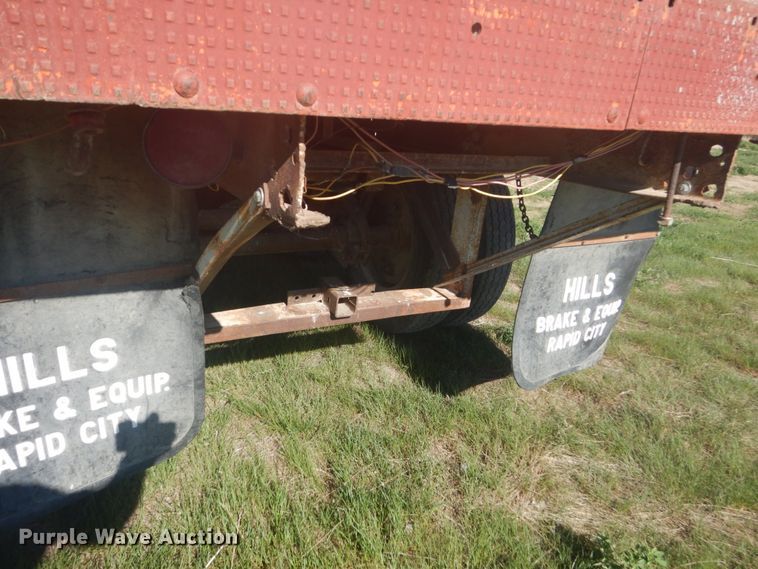 image for item HE9737 1960 Chevrolet Viking 60  grain truck