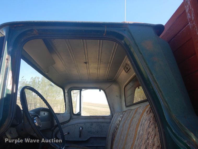 image for item HE9737 1960 Chevrolet Viking 60  grain truck