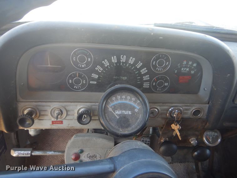 image for item HE9737 1960 Chevrolet Viking 60  grain truck