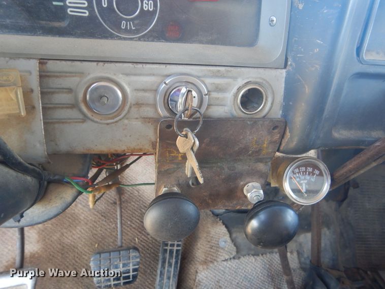 image for item HE9737 1960 Chevrolet Viking 60  grain truck