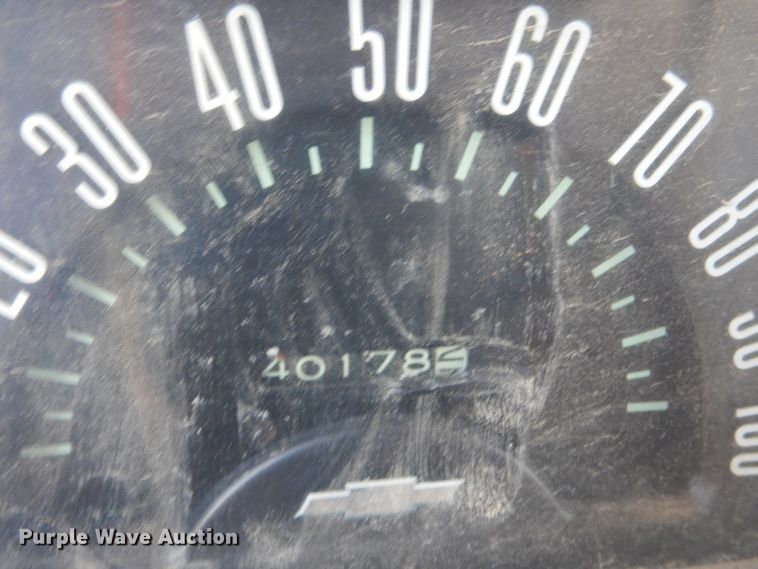 image for item HE9737 1960 Chevrolet Viking 60  grain truck