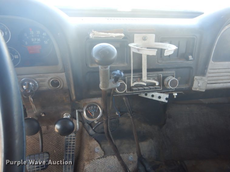 image for item HE9737 1960 Chevrolet Viking 60  grain truck