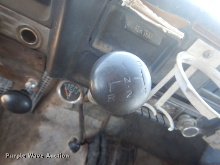 image for item HE9737 1960 Chevrolet Viking 60  grain truck