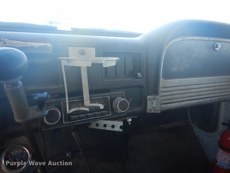 image for item HE9737 1960 Chevrolet Viking 60  grain truck