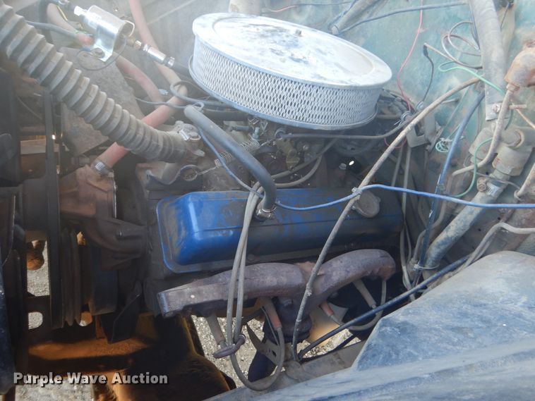 image for item HE9737 1960 Chevrolet Viking 60  grain truck