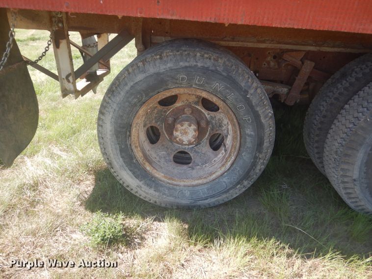 image for item HE9737 1960 Chevrolet Viking 60  grain truck