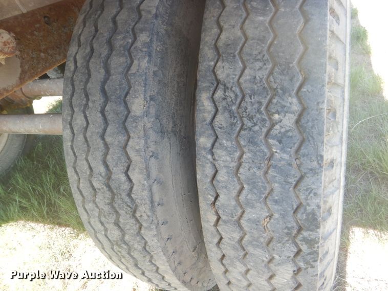 image for item HE9737 1960 Chevrolet Viking 60  grain truck