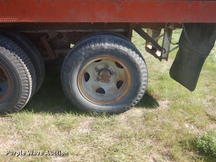 image for item HE9737 1960 Chevrolet Viking 60  grain truck