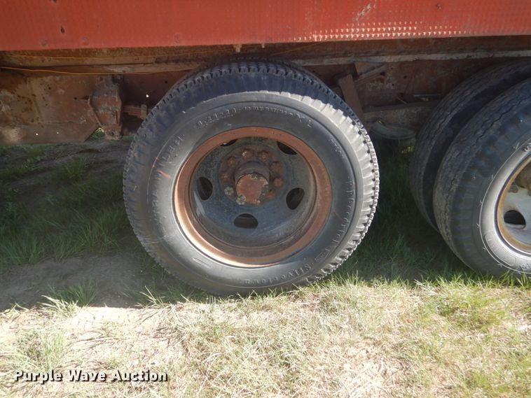 image for item HE9737 1960 Chevrolet Viking 60  grain truck