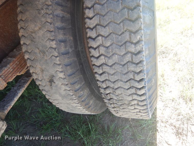 image for item HE9737 1960 Chevrolet Viking 60  grain truck