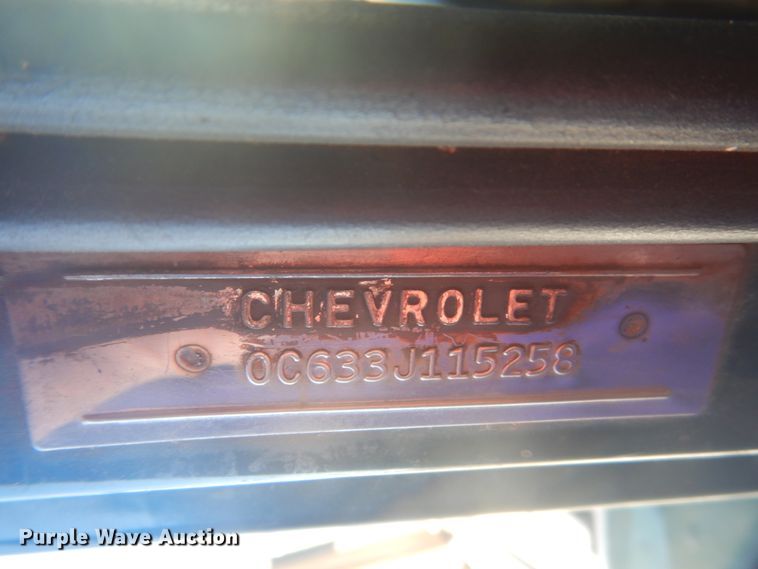 image for item HE9737 1960 Chevrolet Viking 60  grain truck