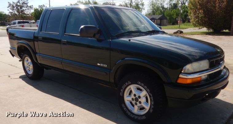 image for item HG9730 2003 Chevrolet S10  Crew Cab pickup truck