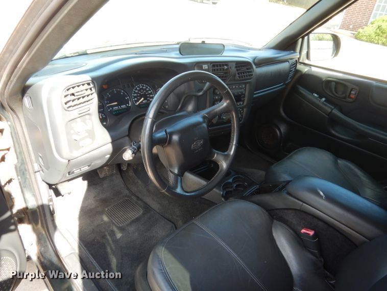 image for item HG9730 2003 Chevrolet S10  Crew Cab pickup truck