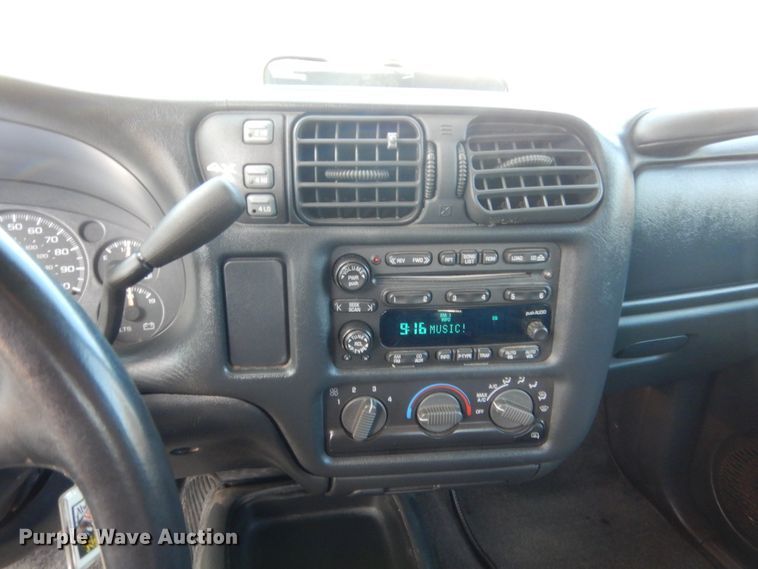 image for item HG9730 2003 Chevrolet S10  Crew Cab pickup truck