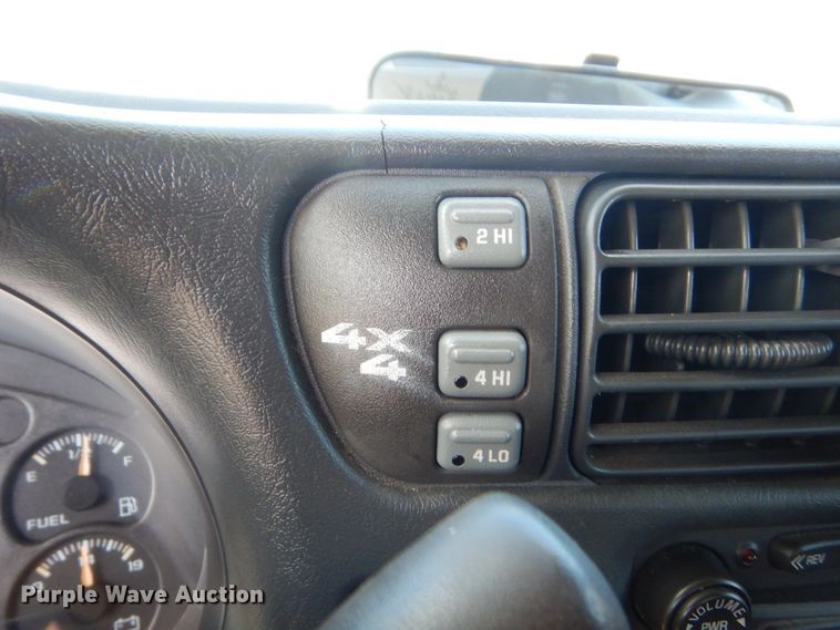 image for item HG9730 2003 Chevrolet S10  Crew Cab pickup truck