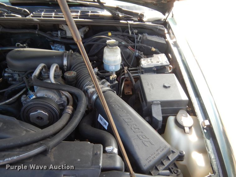 image for item HG9730 2003 Chevrolet S10  Crew Cab pickup truck