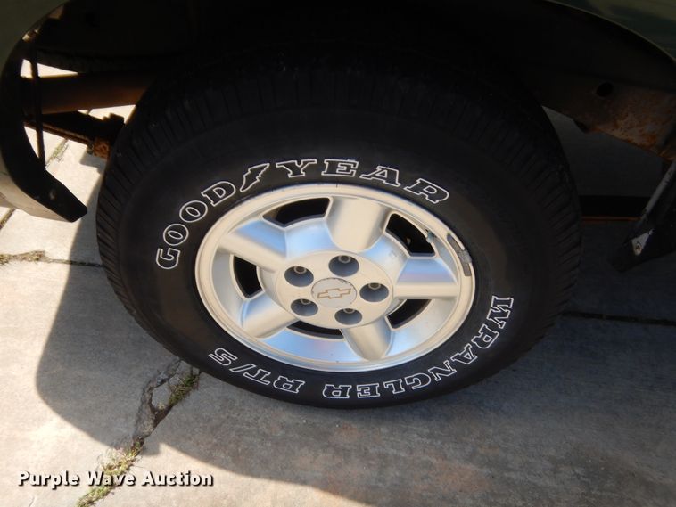 image for item HG9730 2003 Chevrolet S10  Crew Cab pickup truck