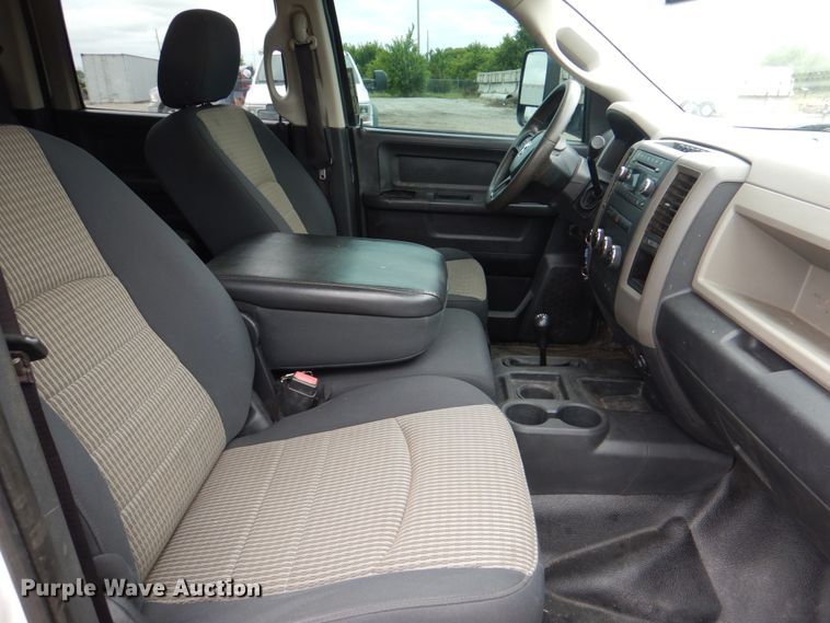 image for item HL9492 2012 Dodge Ram 5500  Crew Cab flatbed truck