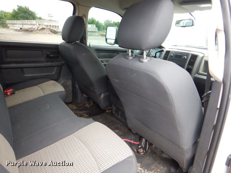 image for item HL9492 2012 Dodge Ram 5500  Crew Cab flatbed truck