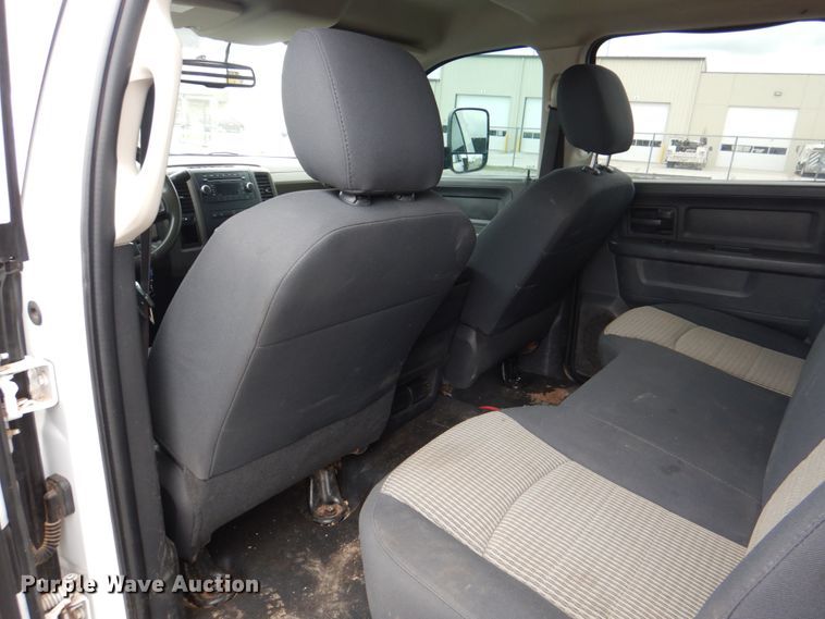 image for item HL9492 2012 Dodge Ram 5500  Crew Cab flatbed truck