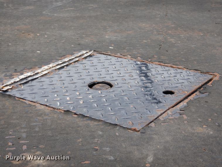 image for item HL9492 2012 Dodge Ram 5500  Crew Cab flatbed truck