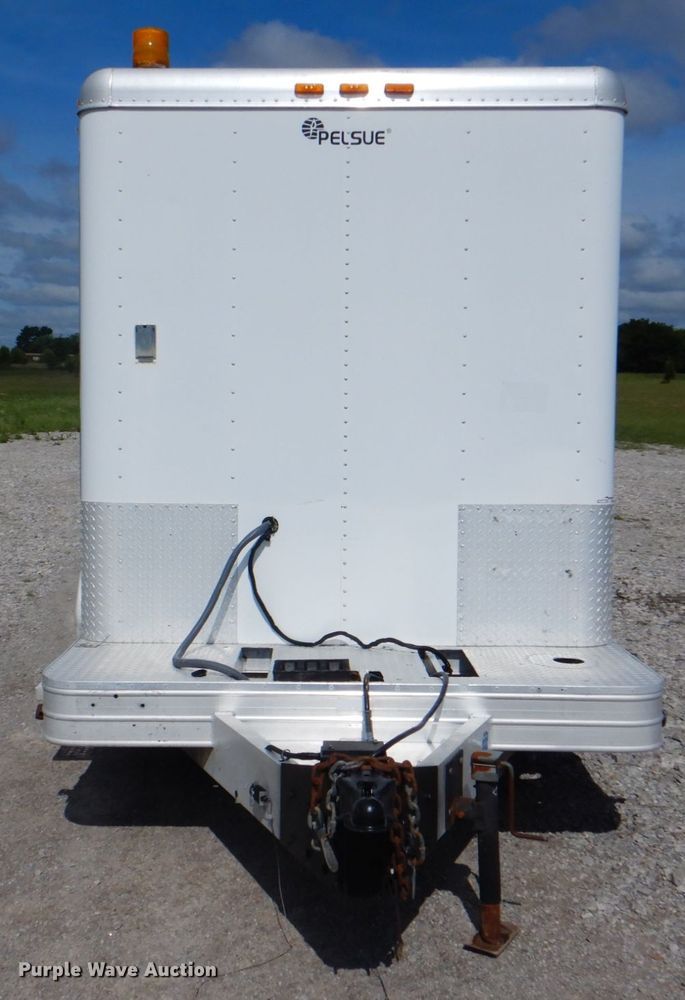 image for item HT9275 1999 Featherlite I627  office trailer