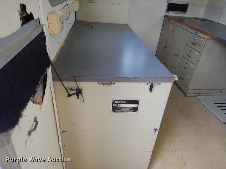 image for item HT9275 1999 Featherlite I627  office trailer