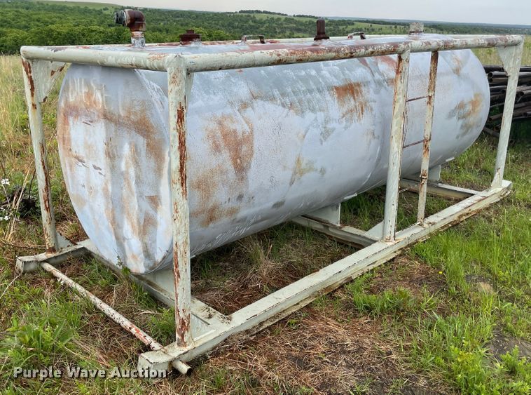 image for item IC9284 Oil tank