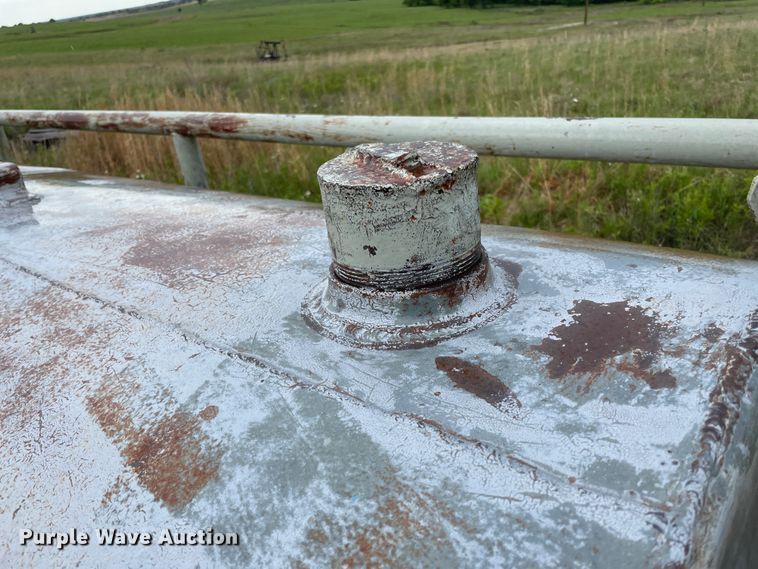 image for item IC9284 Oil tank