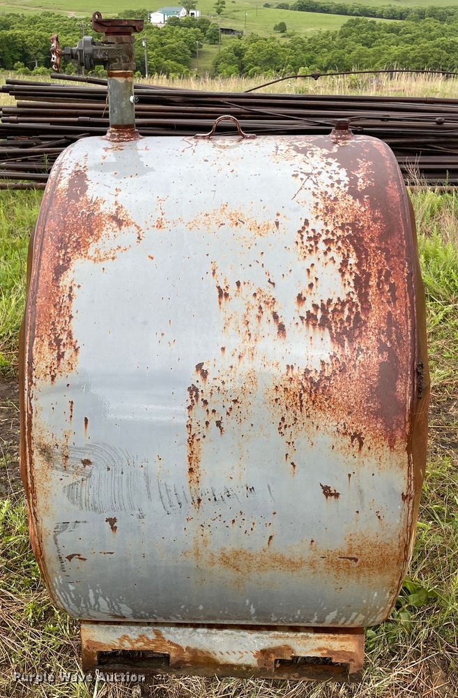 image for item IC9287 Oil tank