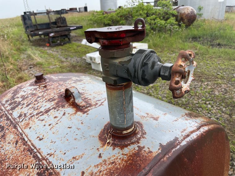 image for item IC9287 Oil tank