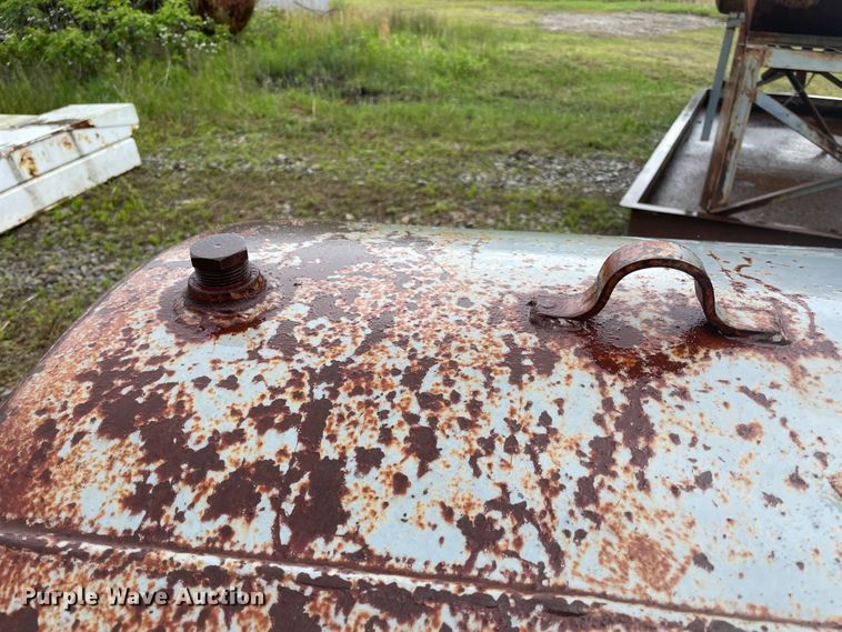 image for item IC9287 Oil tank