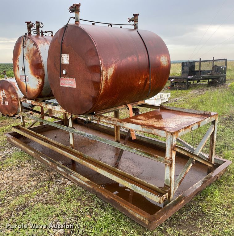 image for item IC9288 Oil storage tanks