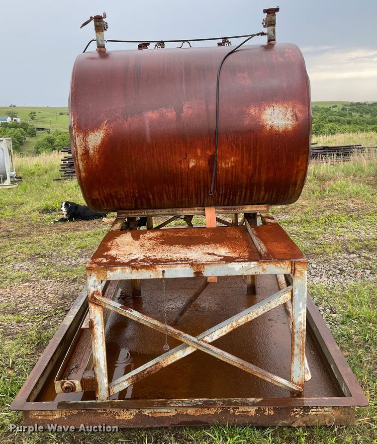 image for item IC9288 Oil storage tanks