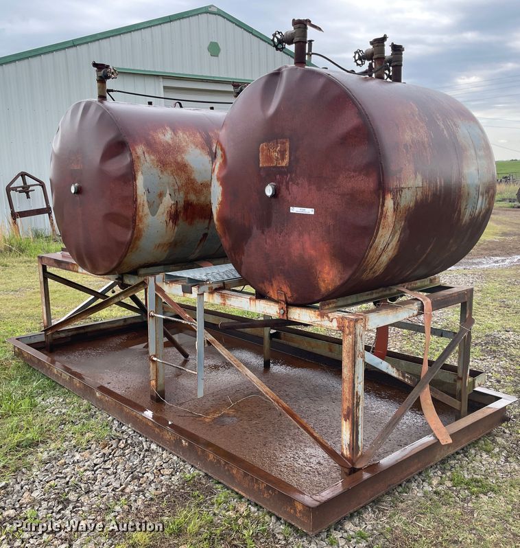 image for item IC9288 Oil storage tanks