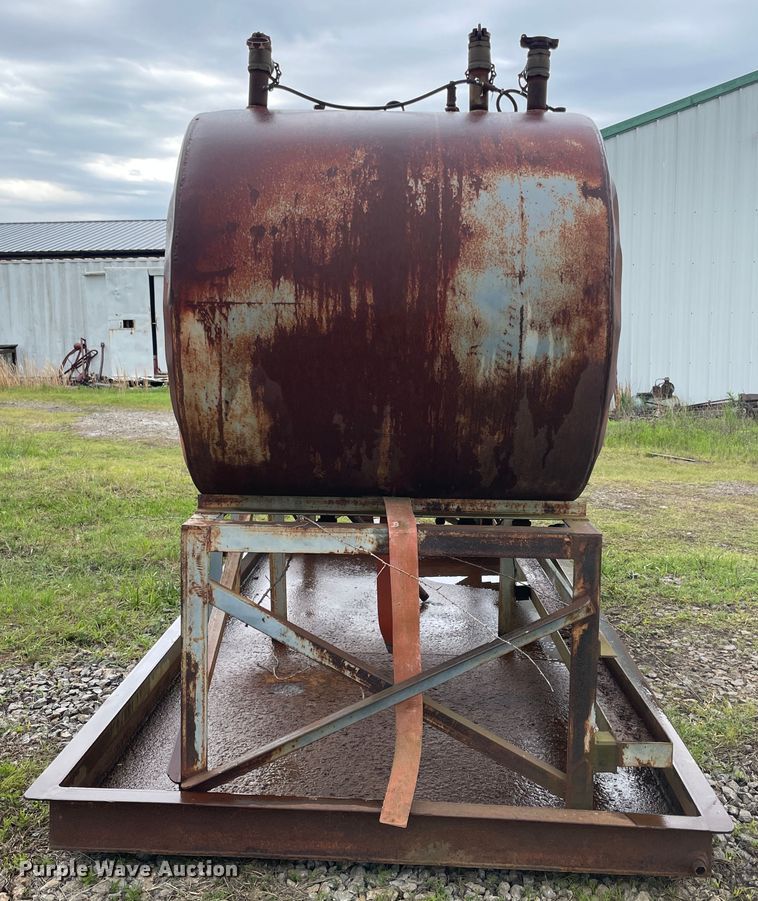 image for item IC9288 Oil storage tanks