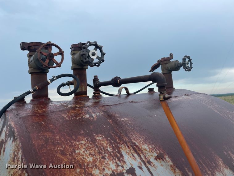 image for item IC9288 Oil storage tanks