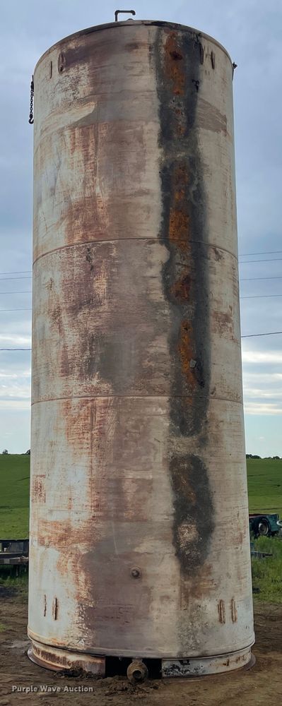 image for item IC9292 Oil storage tank