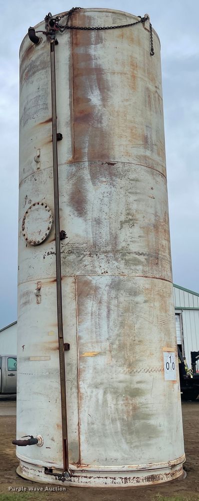 image for item IC9292 Oil storage tank