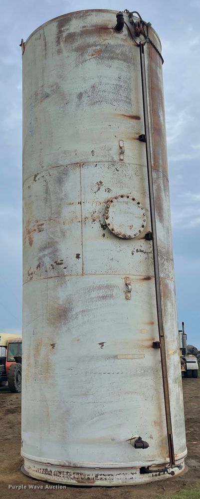 image for item IC9292 Oil storage tank