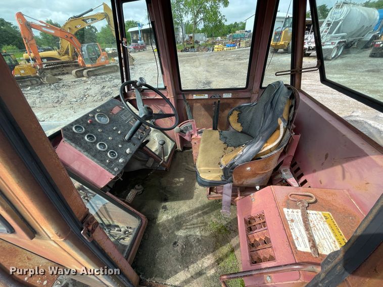 image for item IC9304 White 4-150 Field Boss  4WD tractor