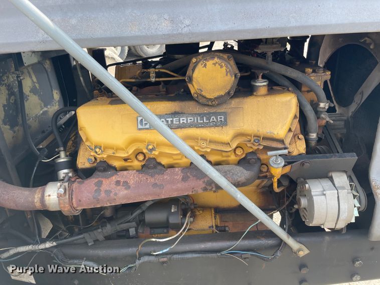 image for item IC9304 White 4-150 Field Boss  4WD tractor